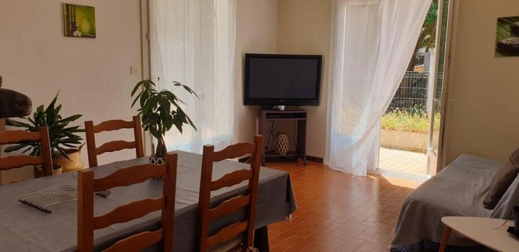 Location Saisonniere Lägenhet Coursan Exteriör bild