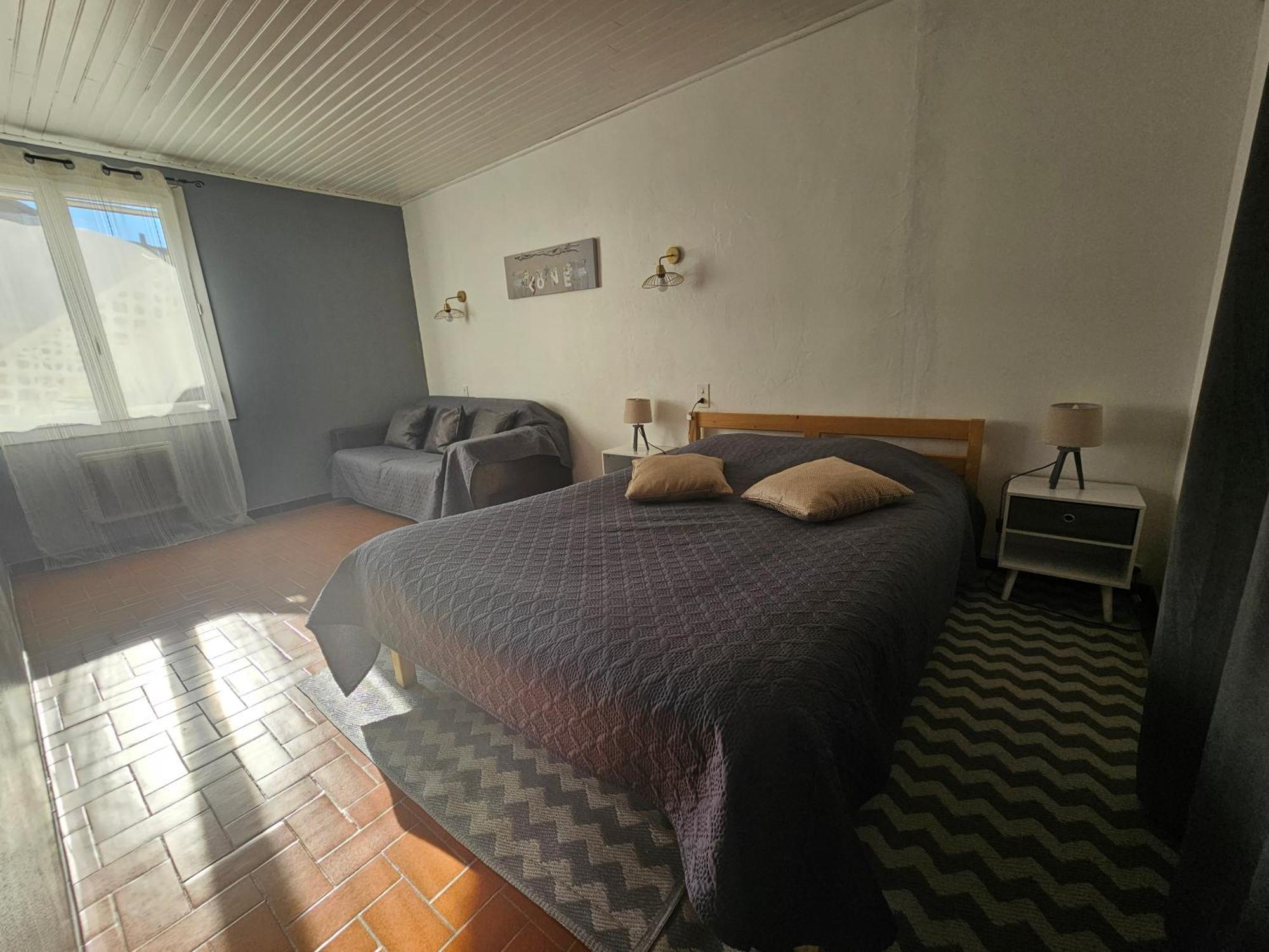 Location Saisonniere Lägenhet Coursan Exteriör bild